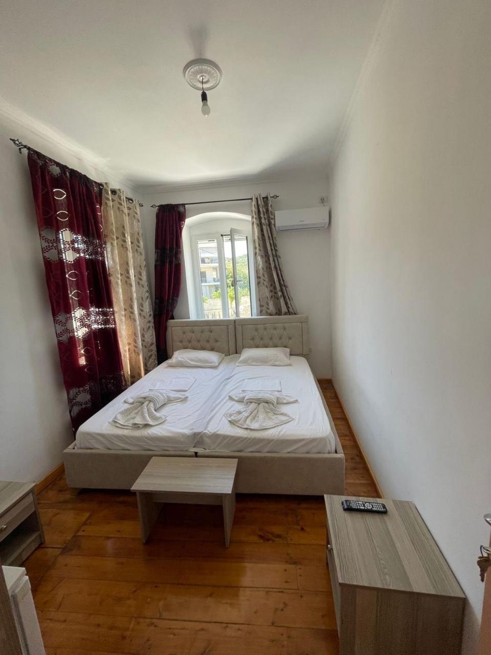 Gezos Apartment Himara Kültér fotó