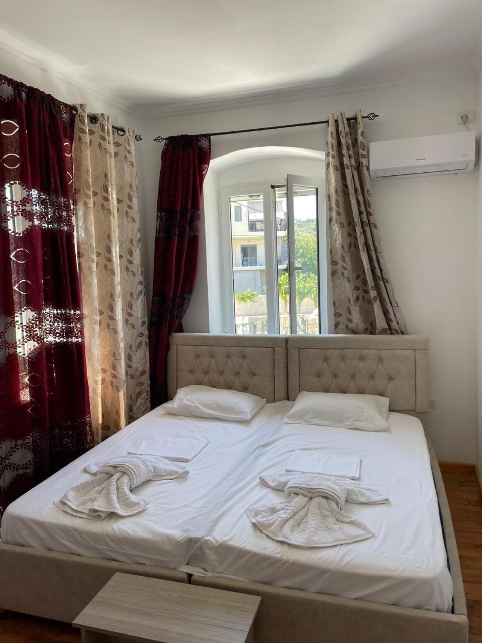 Gezos Apartment Himara Kültér fotó